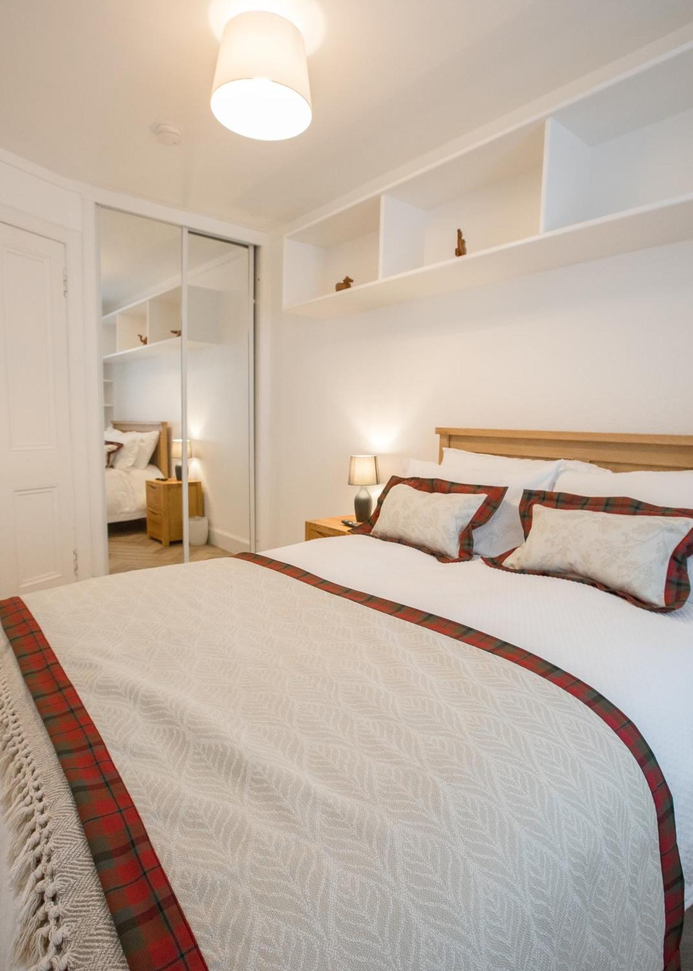 Taigh Beag 3 Birnam Place Apartment *